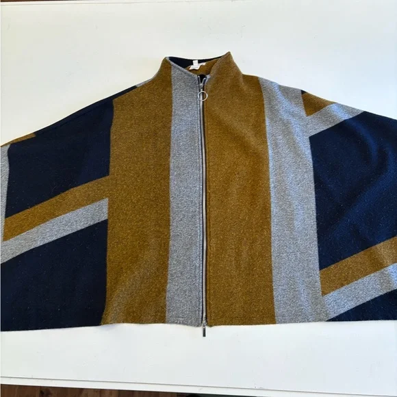 Apricot Colorblock Cape. size M/L - Picture 5 of 13